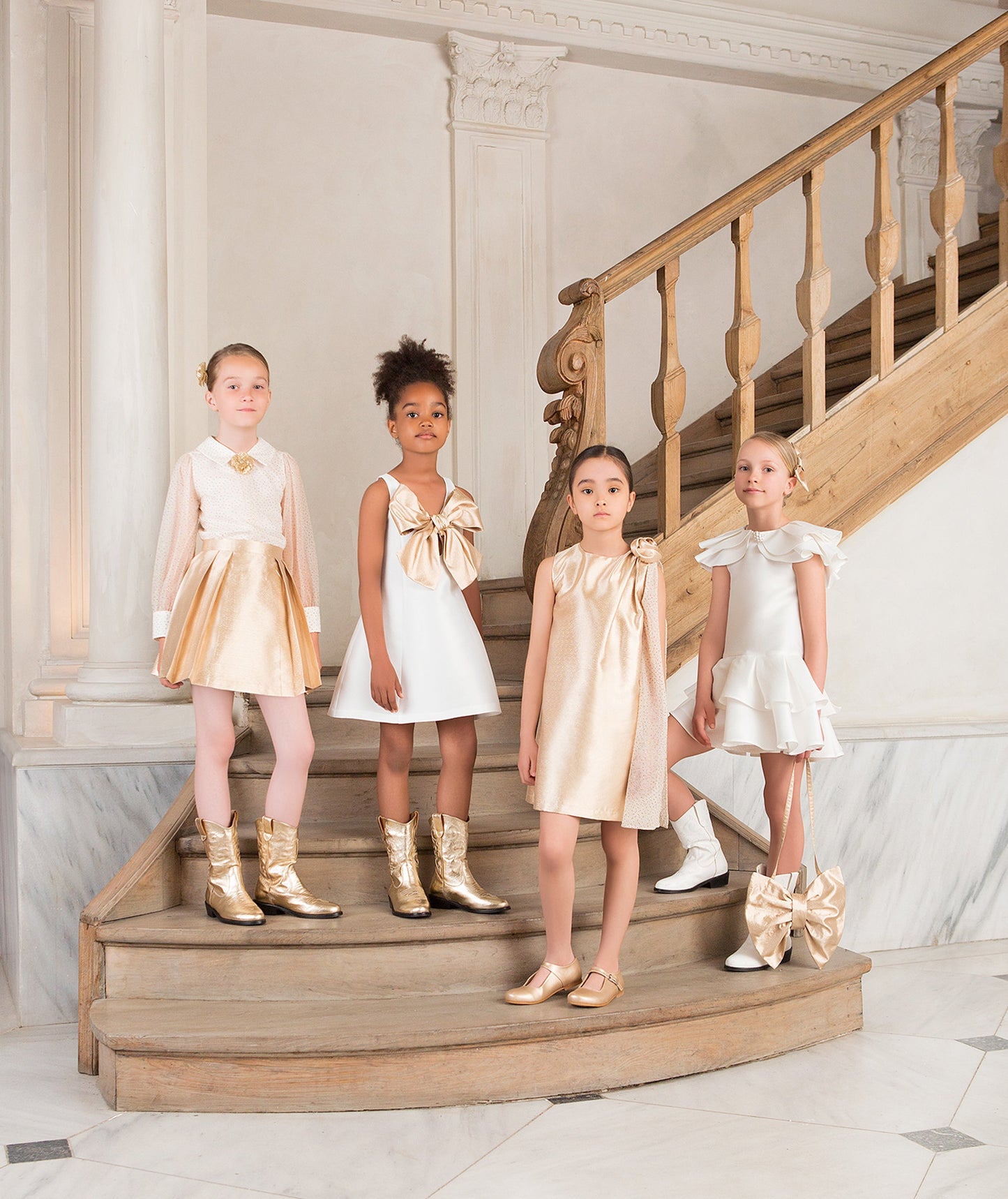 Gold Fiyonk Detaylı Ekru Kız Çocuk Elbisesi