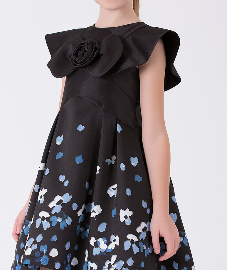 Siyah 3D gül detaylı, mavi çiçek desenli elbise