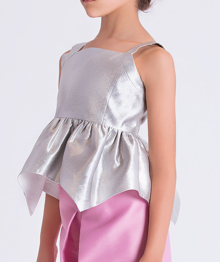 Silver top with a plain background