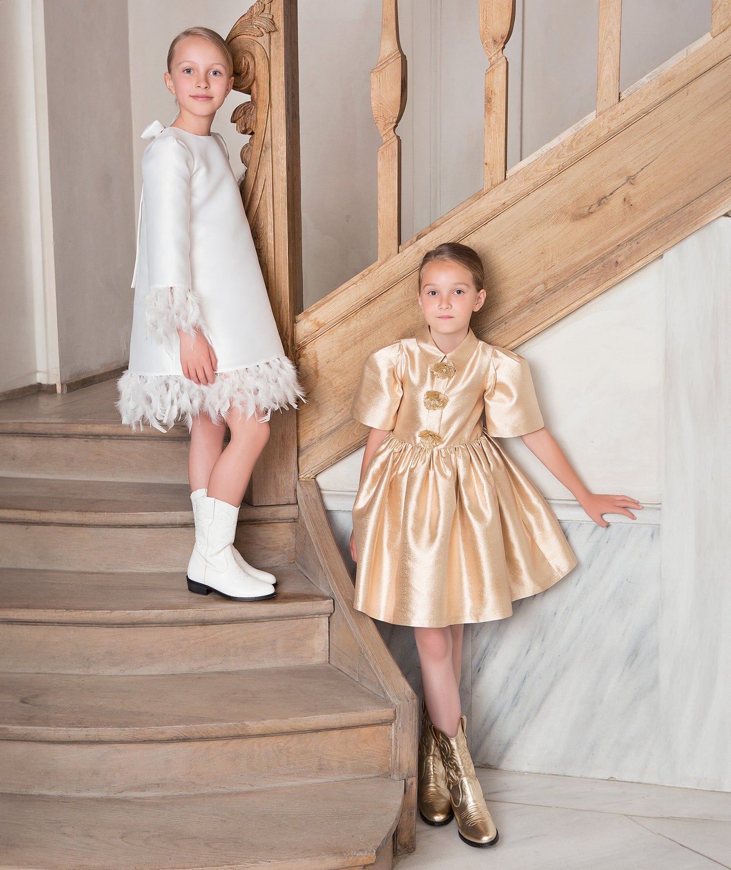 Tüy Detaylı Ekru Kız Çocuk Elbisesi