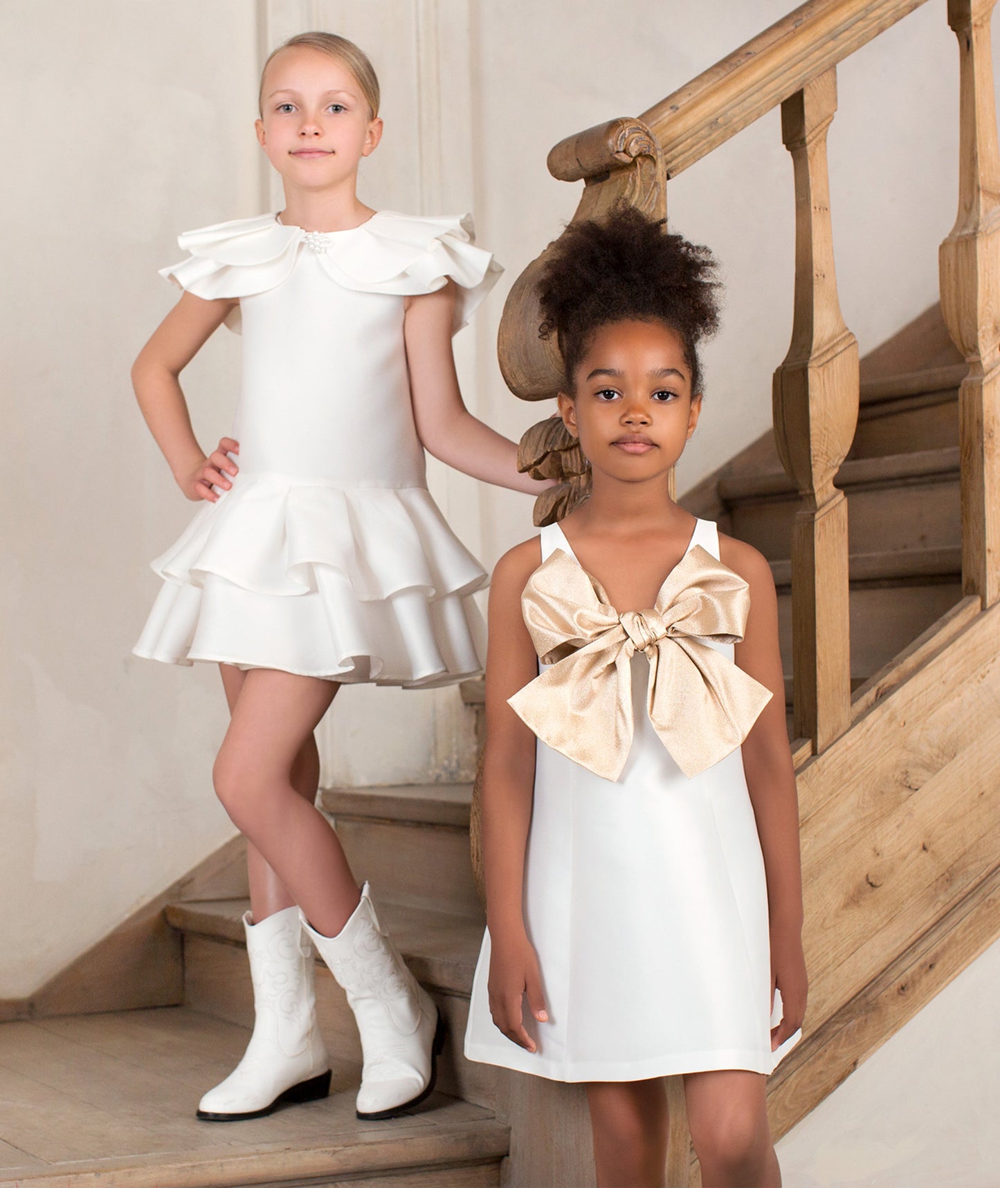 Gold Fiyonk Detaylı Ekru Kız Çocuk Elbisesi