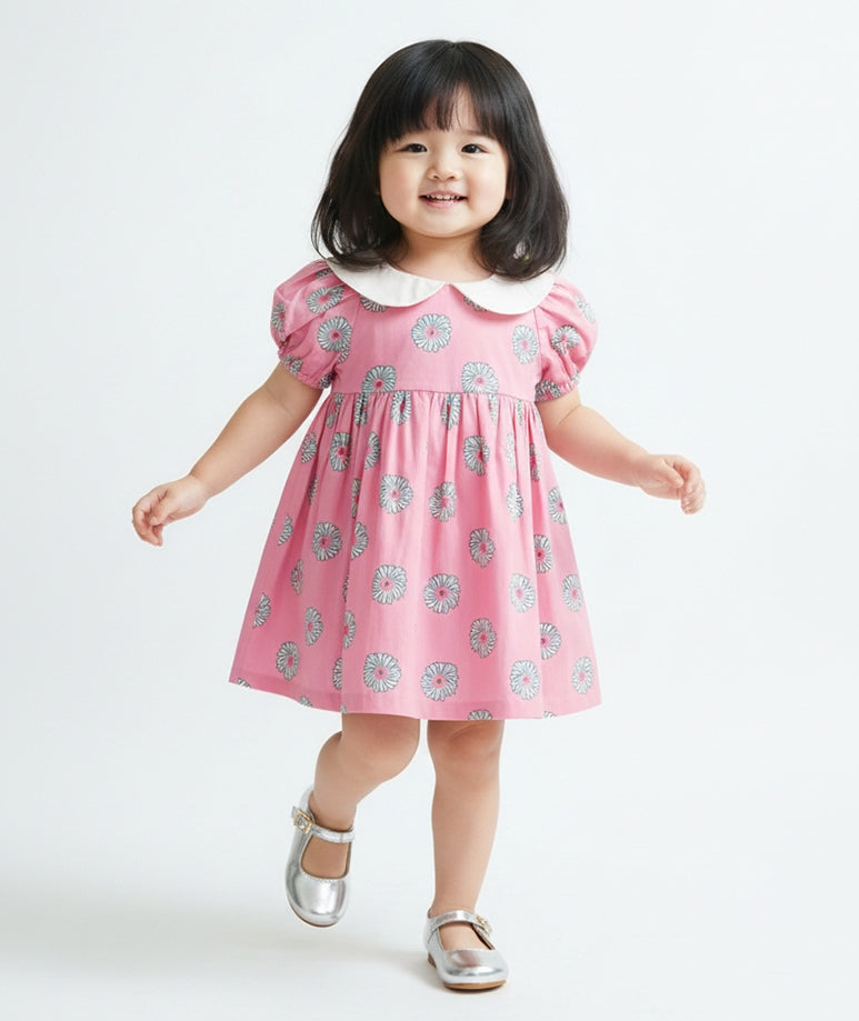 Pembe Çiçek Motifli Yakalı Bebek Elbisesi