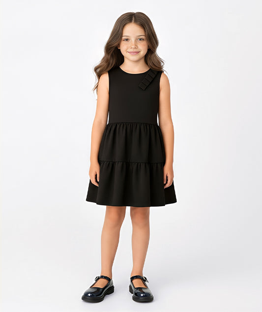 Fiyonk Detaylı Siyah Elbise