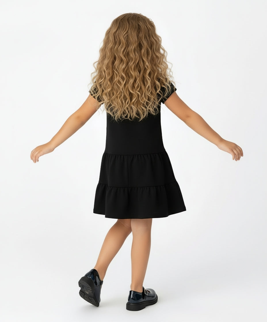 Beli Fiyonk Detaylı Siyah Elbise